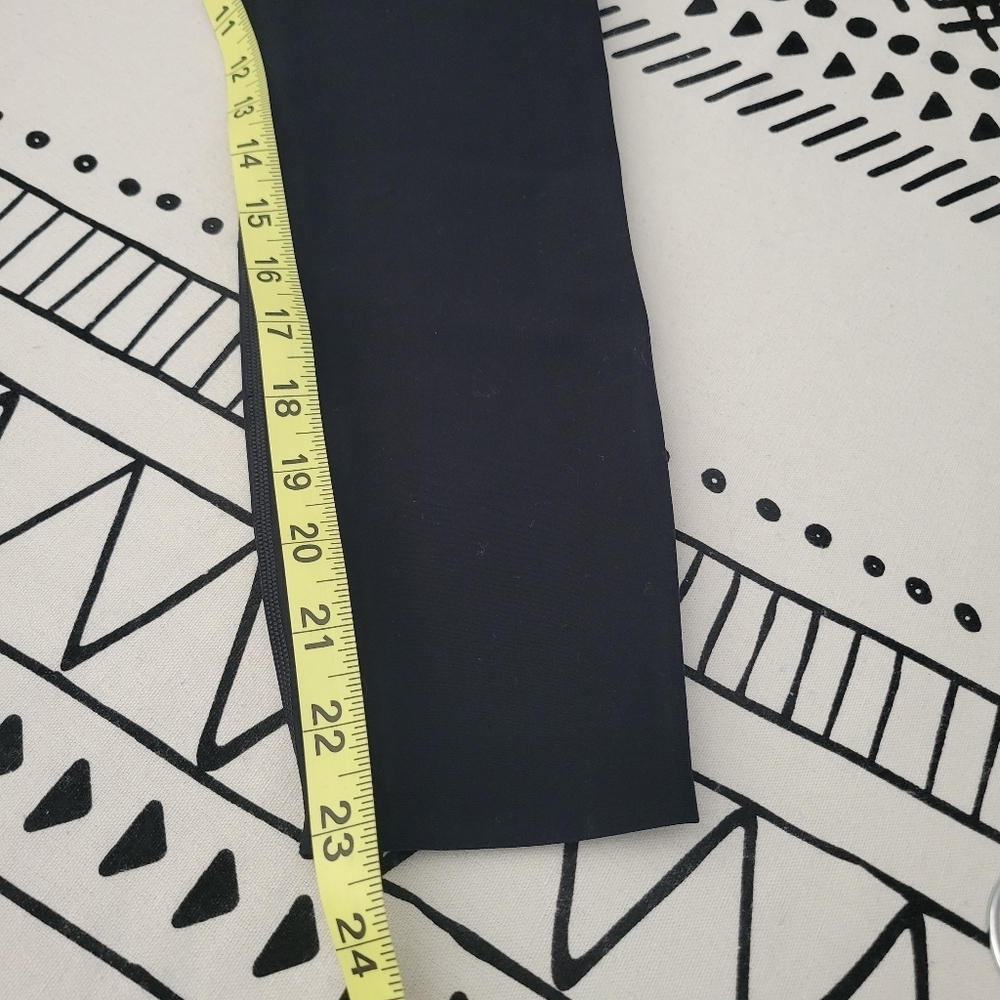 SPANX Women's Every.wear Reflective Print 7/8 Active Leggings In Vry Blk Size S - Picture 8 of 8